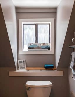 Kendal Room | Cozy Mountain Lodge Retreat