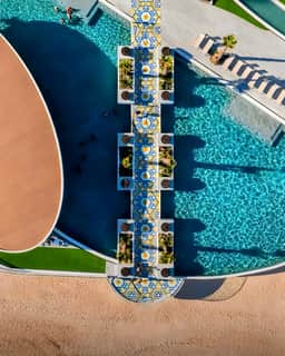 Beachfront 2BR w/ Rooftop Pool | Encantame Soleil