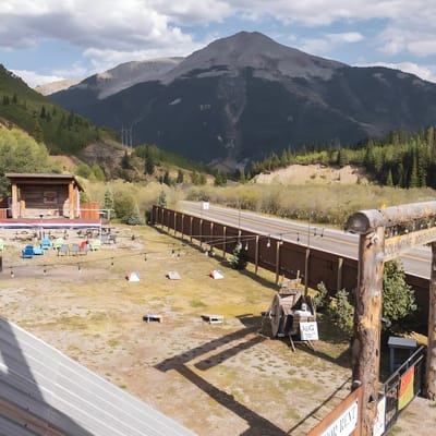 Kendal Room | Cozy Mountain Lodge Retreat
