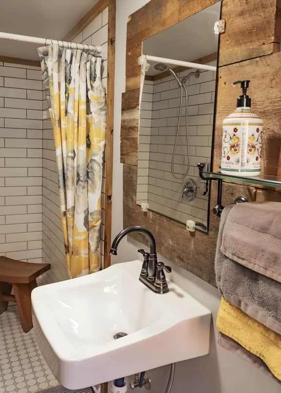 Anvil Room | Rustic Stay at Columbine Lodge